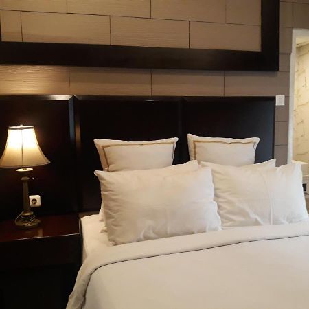 Alsalam Syariah Guesthouse Surakarta  Экстерьер фото