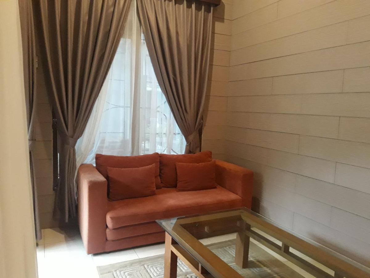 Alsalam Syariah Guesthouse Surakarta  Экстерьер фото