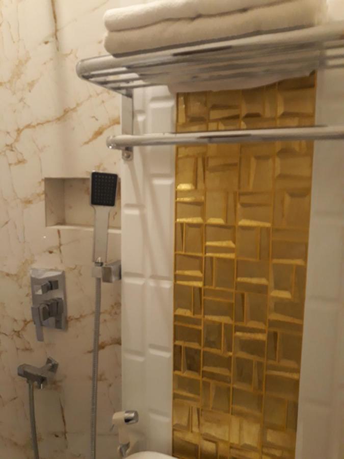 Alsalam Syariah Guesthouse Surakarta  Экстерьер фото