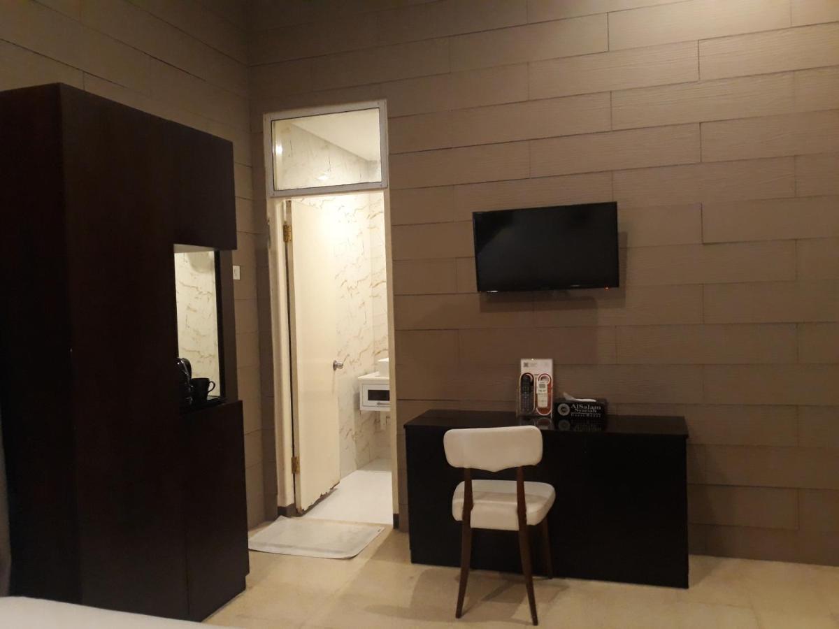 Alsalam Syariah Guesthouse Surakarta  Экстерьер фото